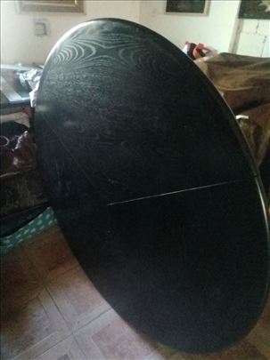 Trpezarijski okrugli sto na razvlačenje i 4 trpez.