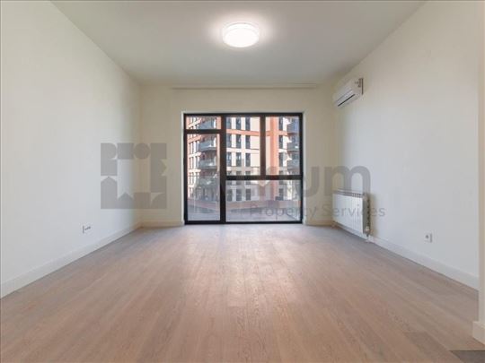 BW Libera - odličan trosoban stan za poslovni pros