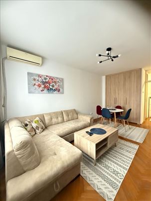 Centar - LUX - Moderan - Svetao - 1.5