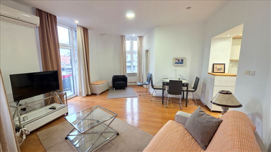 Centar-Džordža Vašingtona,lux apartman 40m2