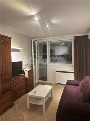 Garsonjera sa lođom, ul. 27. marta, Tašmajdan