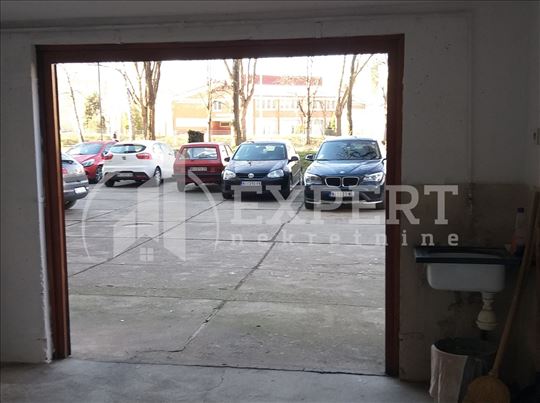 Izdaje se garaža kod OŠ Sveti Sava!