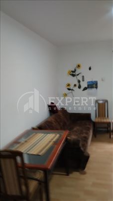 Izdaje se stan kod Crvenog Pevca, 40m2