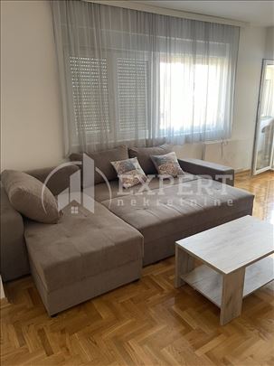 Izdaje se stan u blizini Medicinske škole!