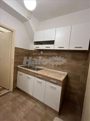 Izdajem stan u centru