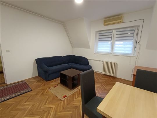 Jednoiposoban stan na Grbavici!