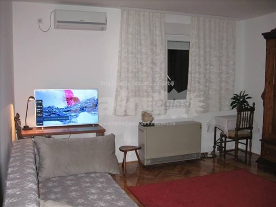 Karaburma jednosoban 42m2  400E