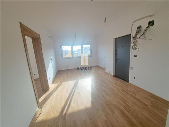 Karaburma nov, 2,5 , 63m2, uknjižen, kod crkve