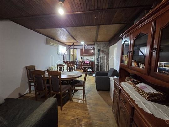 Kuća,Bač,Širi Centar,kv: 87.00