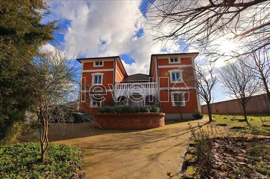 Kuća,Stara Pazova,Centar,kv: 800.00, € 650000, ID: