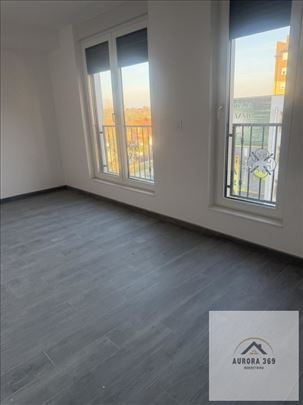 Najluksuznija Zgrada U Rumi. Useljiv. Trosoban. 67