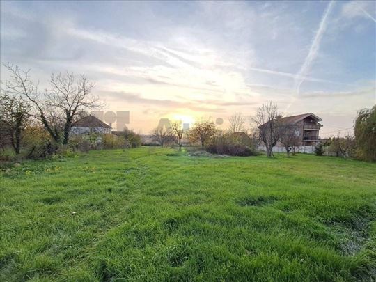 Prilika za investitore - prelep građevinski plac z