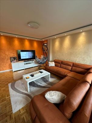 Renoviran trosoban stan na Novom naselju