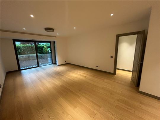 Resavaska, Lux sa garažom i dvorištem ,134m2+12m2