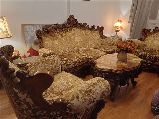 Stilska garnitura i sto od mermera