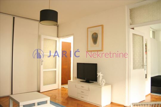 Vračar,Kalenić Pijaca 45m2.2.0.CG!Renoviran.