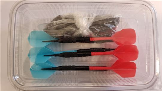 6 strelica za pikado (3mm navoj) i 100 vrhova