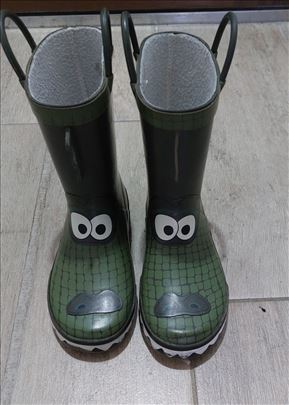 Čizme i duboke cipele