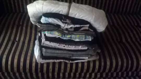 Dve velike kese odeće samo 400 dinara sve