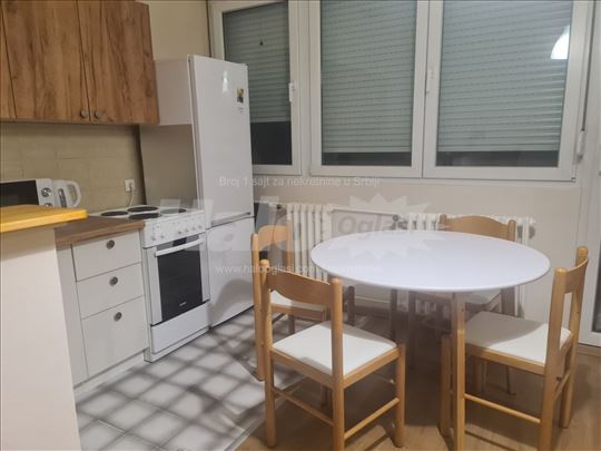 Dvosoban kompletno namesten stan Novi Beograd bl70