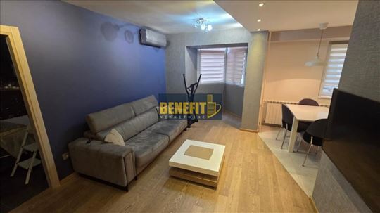 Lux 2.0 stan kod Arene