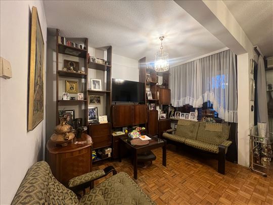 Na prodaju dvosoban stan na Slaviji