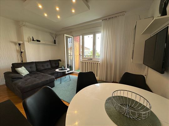 Odličan trosoban duplex na Detelinari