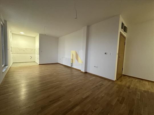 Prodaje se 4.0 stan u zgradi renomiranog investito