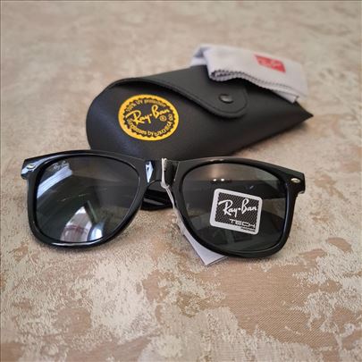 Ray Ban Wayfarer crne sunčane naočare