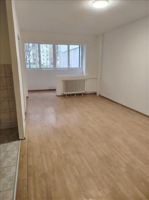 Renoviran stan blok 63