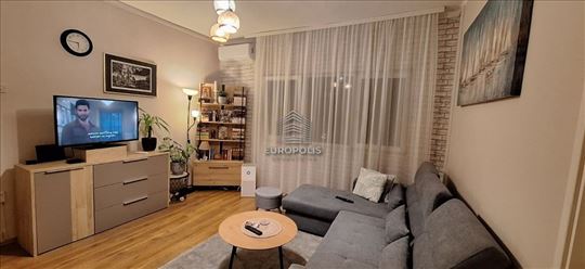 Renoviran stan u mirnoj ulici