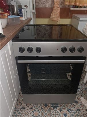 Sporet sa ravnom plocom, novo!