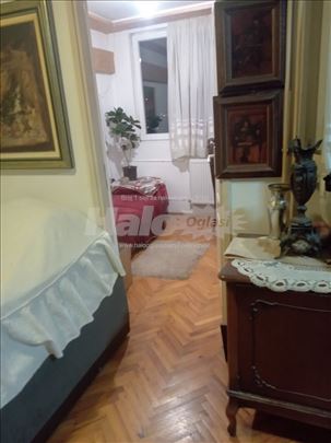 Stan kod parka Sv.Sava,46kv. 8/10  2.400 po m²