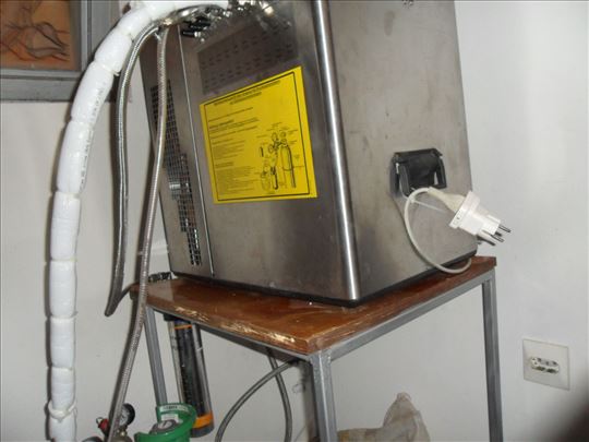 Aparat za gaziranu vodu i sokove