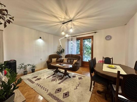 Banjica, mereno 120m2 plus 3 terase ID#13125