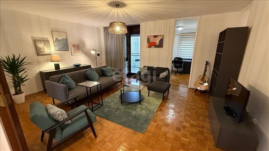 Četvorosab stan kod Hrama svetog Save