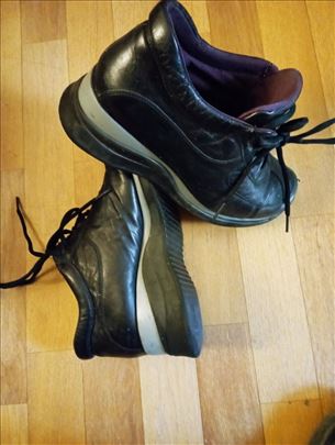 cipele nepromocive  40 udobne