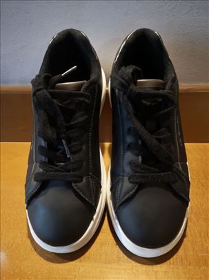 Crne patike Kronos Dunja broj 36