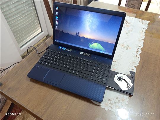 Intel Core i3,640 gb hdd,15.6,8 gb rama,punjac