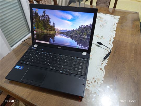 Intel Core i5,750 gb hdd,8gb,15.6,punjac,2xGPU