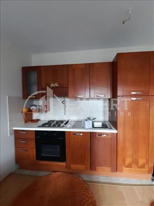 Izdaje se dvoiposoban namešten stan, Mokranjčeva b