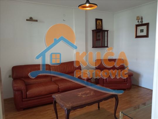 Izdaje se dvosoban stan kod Margera, 62m2!