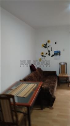 Izdaje se stan kod Crvenog Pevca, 40m2