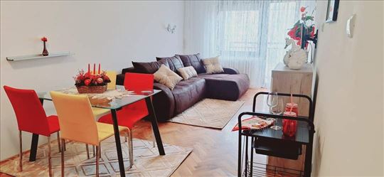 Lep 1.5 stan, 50m2, Socijalno