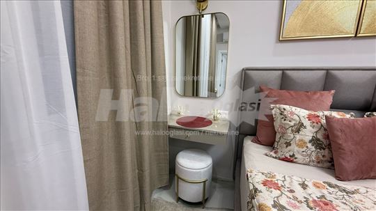 Lux komplet nameštena garsonjera Vracar