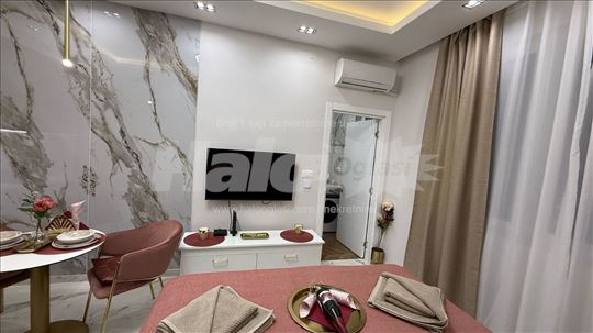 Lux komplet nameštena garsonjera Vracar