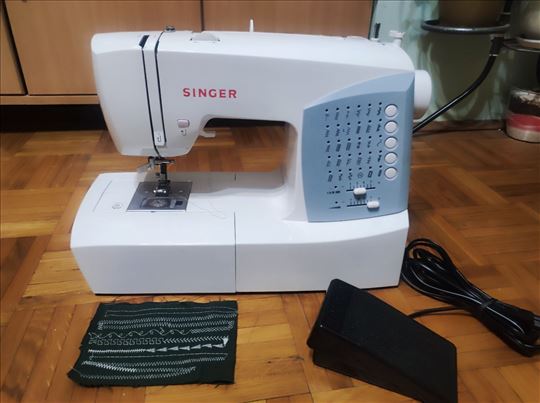 Mašina za šivenje Singer 7422 elektronska