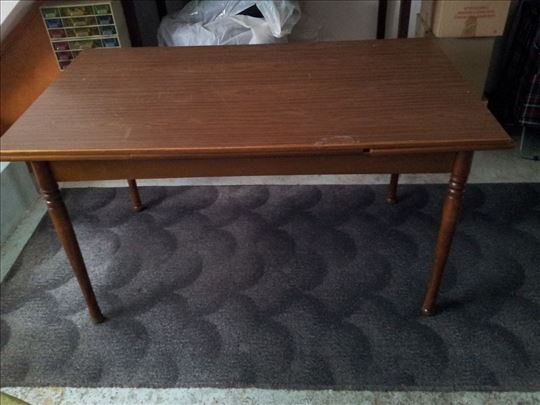 polovan trpezarijski sto i sest stolica