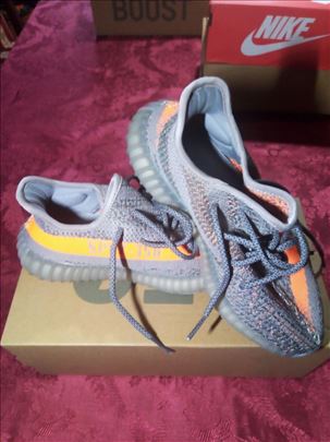 YEEZY BOOST 350 V2!!!!!!