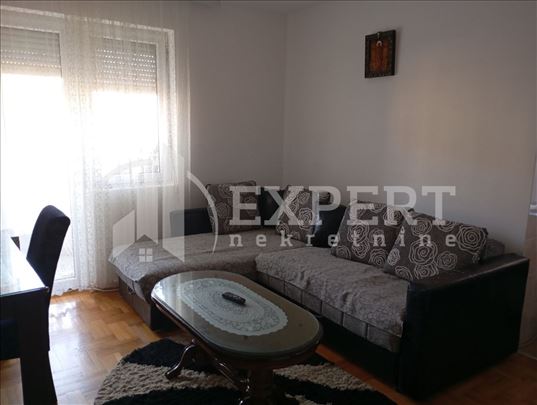 Izdaje se stan na Panteleju, 56m2